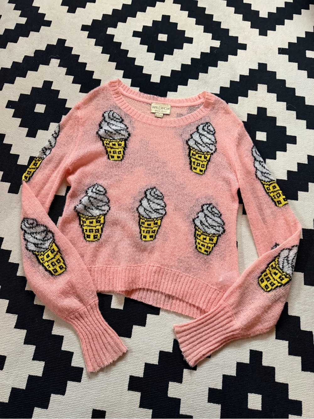 WILDFOX WHITE LABEL SWEATER ❤️
